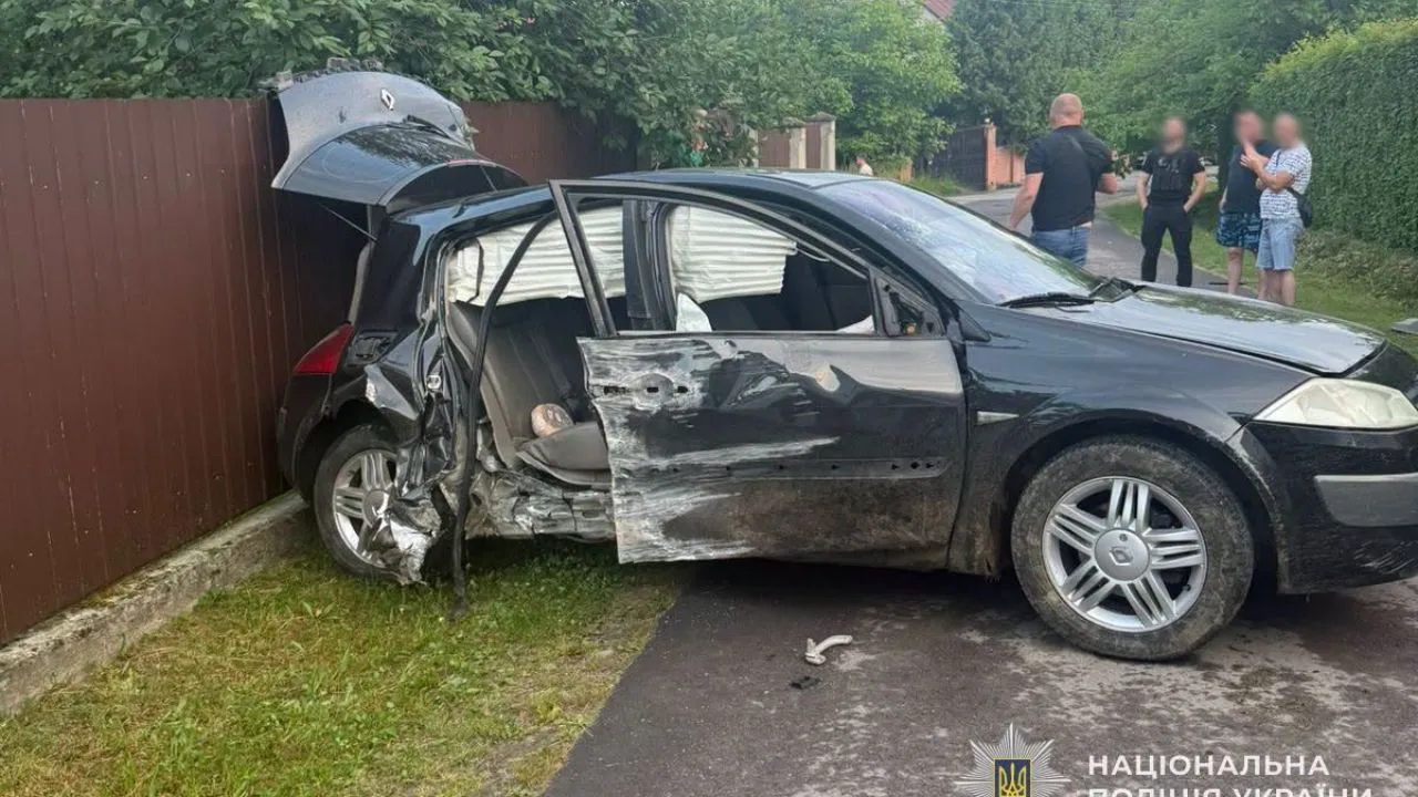 У Станилі п’яний водій врізався в бетонний стовп